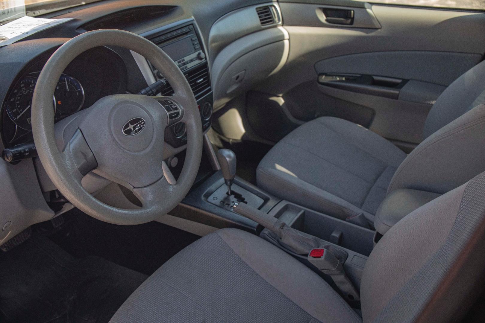 2012 GRAY SUBARU FORESTER 2.5X (JF2SHABC1CH) with an 2.5L H4 SOHC 16V engine, 4-SPEED AUTOMATIC transmission, located at 420 E. Kingsbury St., Seguin, TX, 78155, (830) 401-0495, 29.581060, -97.961647 - Photo#11